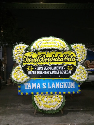 Papan Bunga Duka di Babakan Tarogong